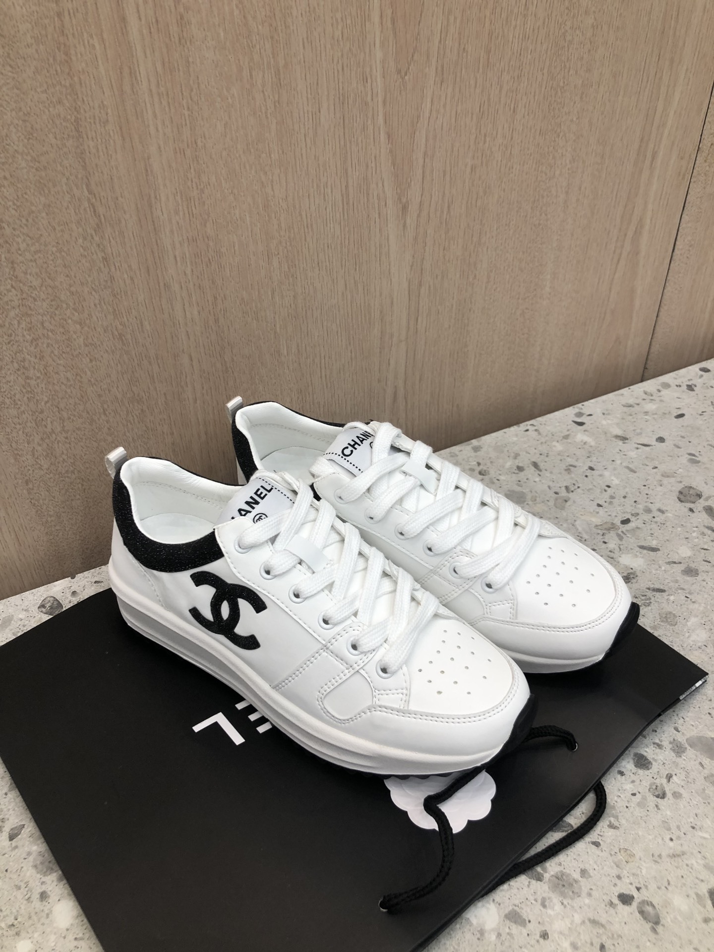 C style Fashion Classic Shoes-Luxeon