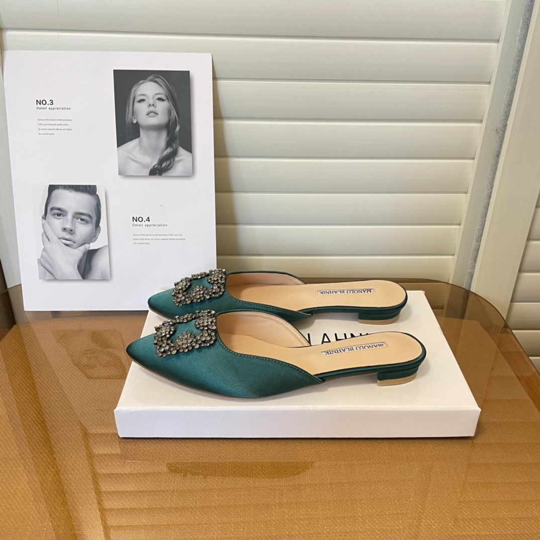 Manolo Blahnik pointed toe flat slippers-Luxeon