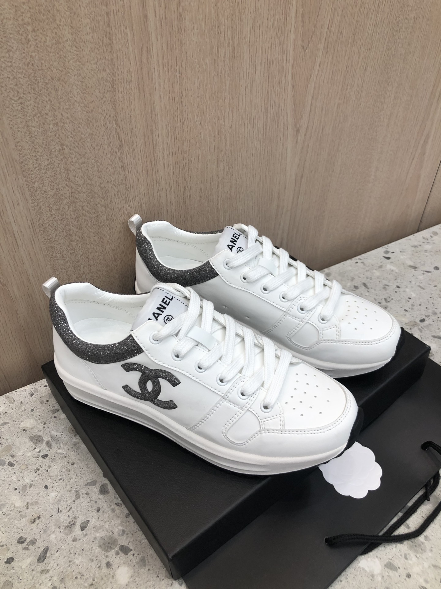 C style Fashion Classic Shoes-Luxeon