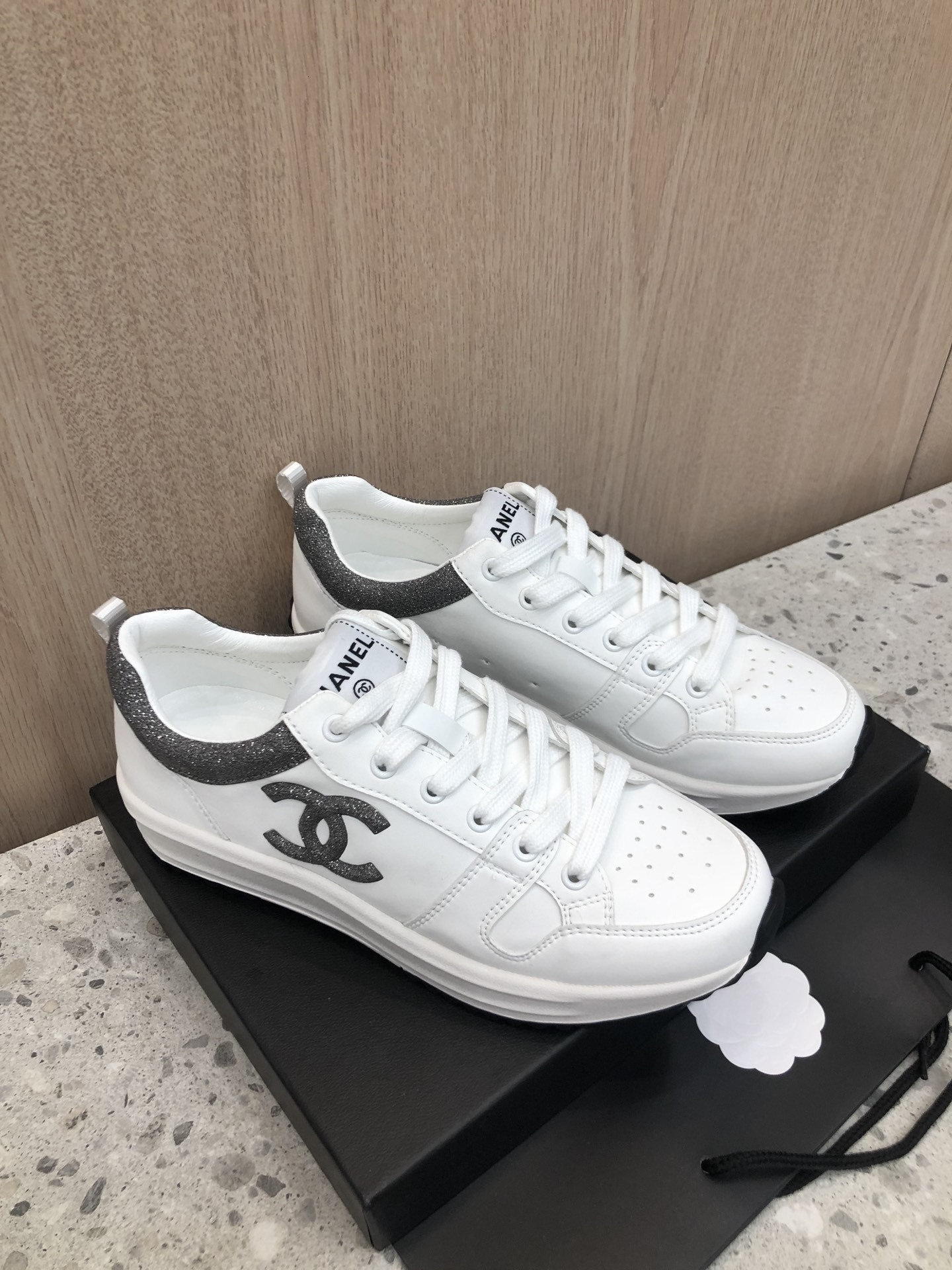 C style Fashion Classic Shoes-Luxeon