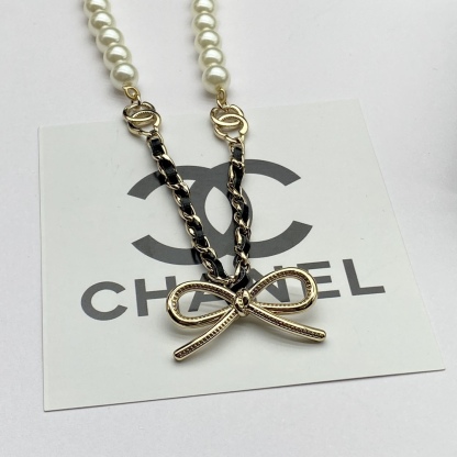 C style pearl chain necklace-Luxeon