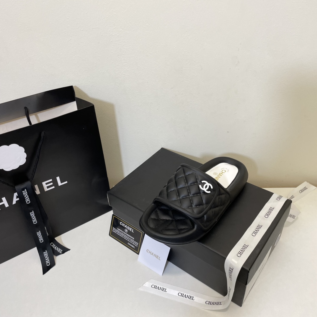 C style Air Bubble Flat Slippers-Luxeon