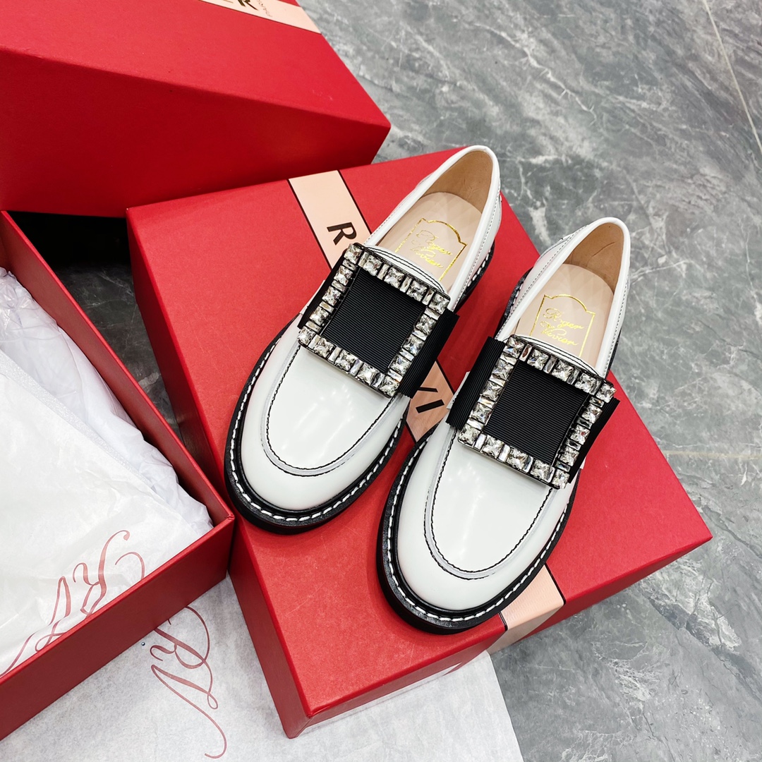 Roger Vivier buckle Mary Jane shoes-Luxeon
