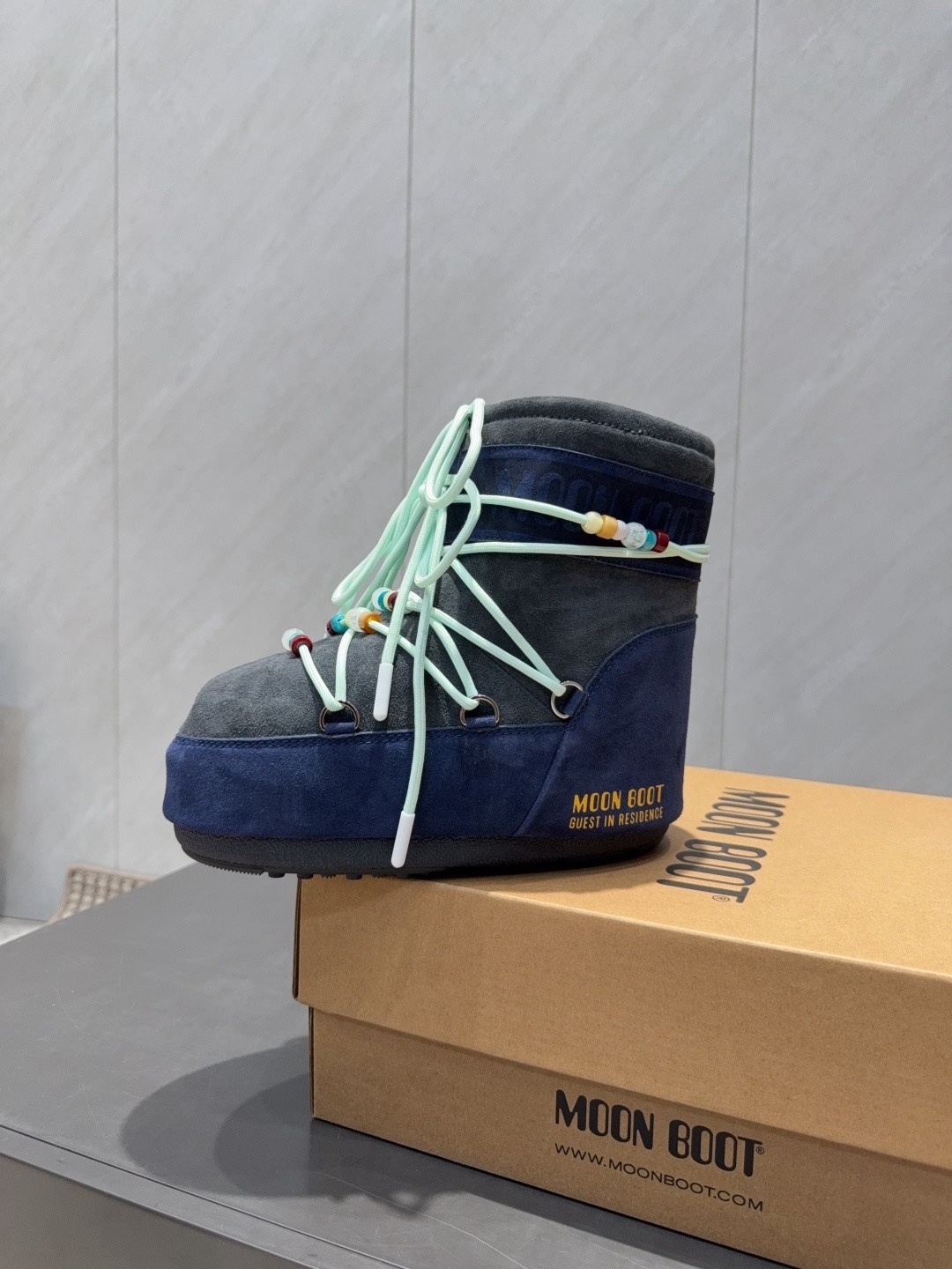 snow boots