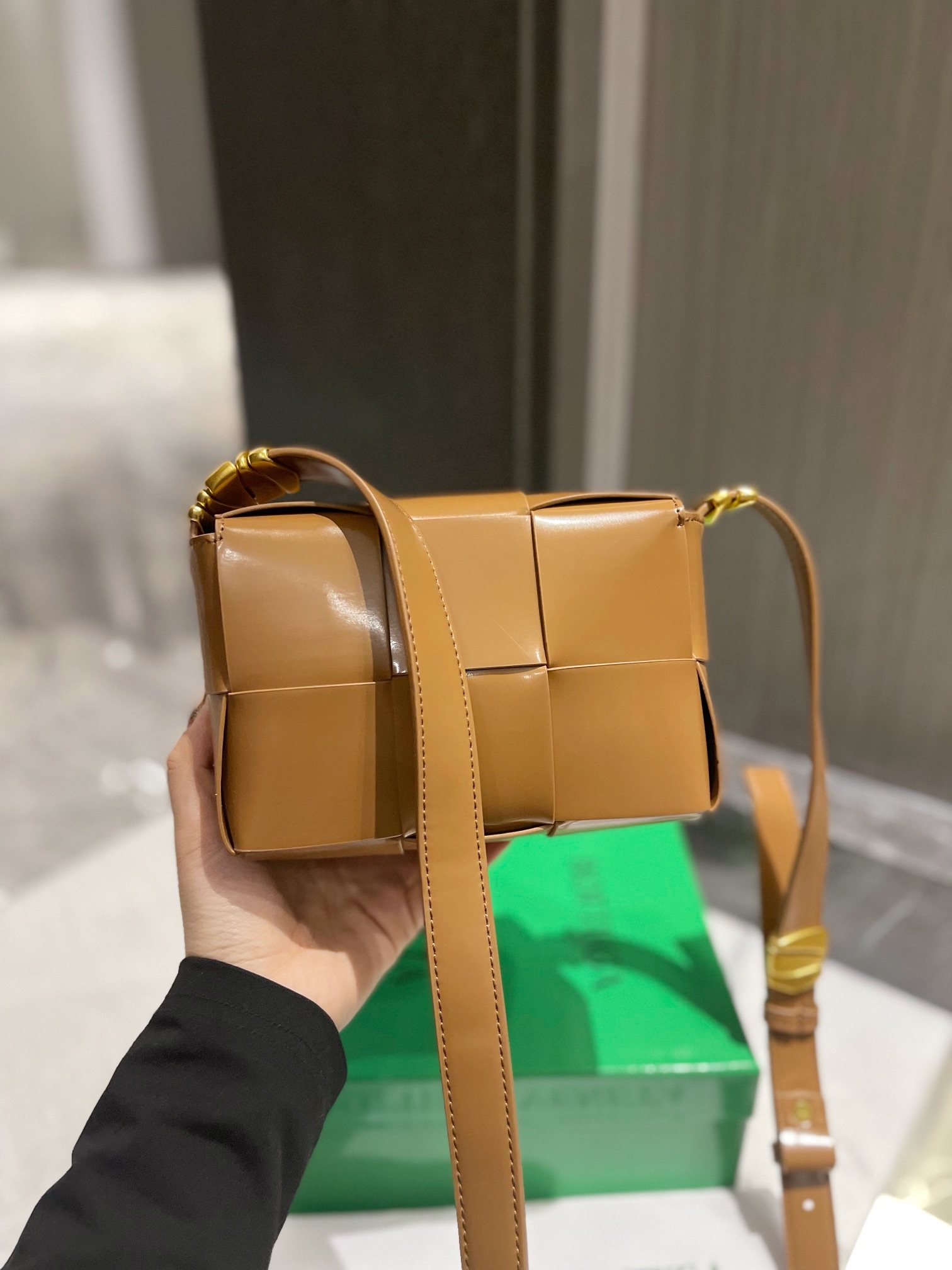 BV Bottega Veneta Cassette Handbags-Luxeon