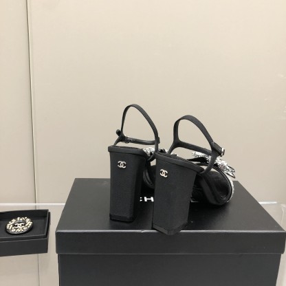 C style Rhinestone Bow Ladies Flip-On Sandals-Luxeon