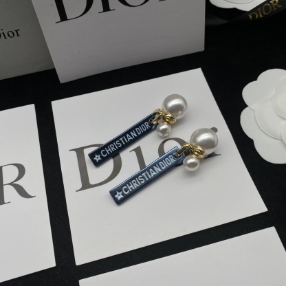 D style new pearl earrings-Luxeon