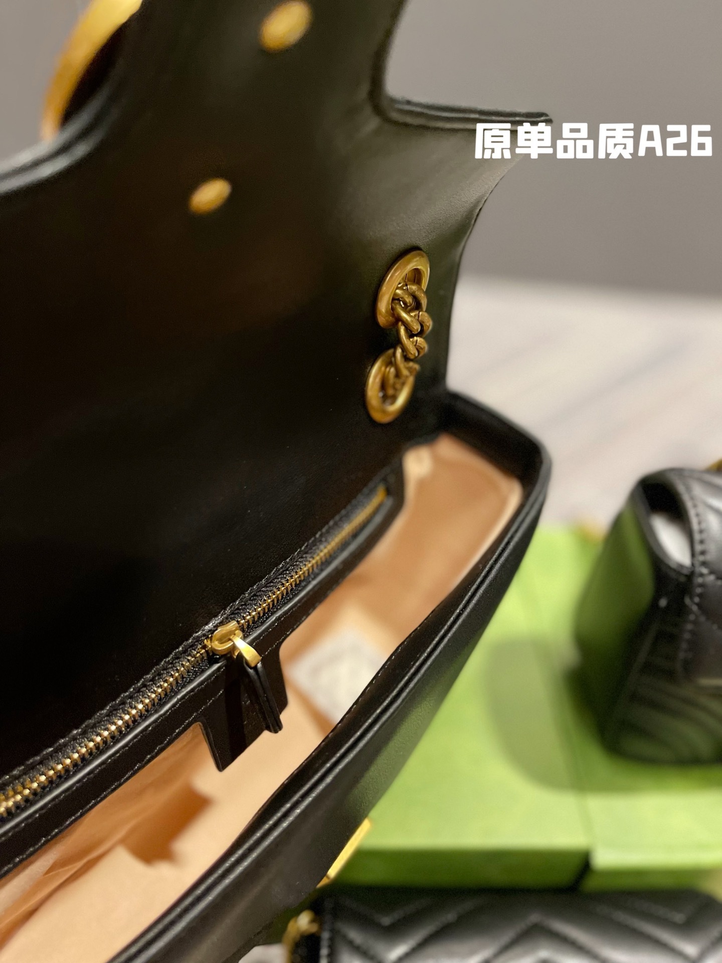 G style metal chain tote bag-Luxeon