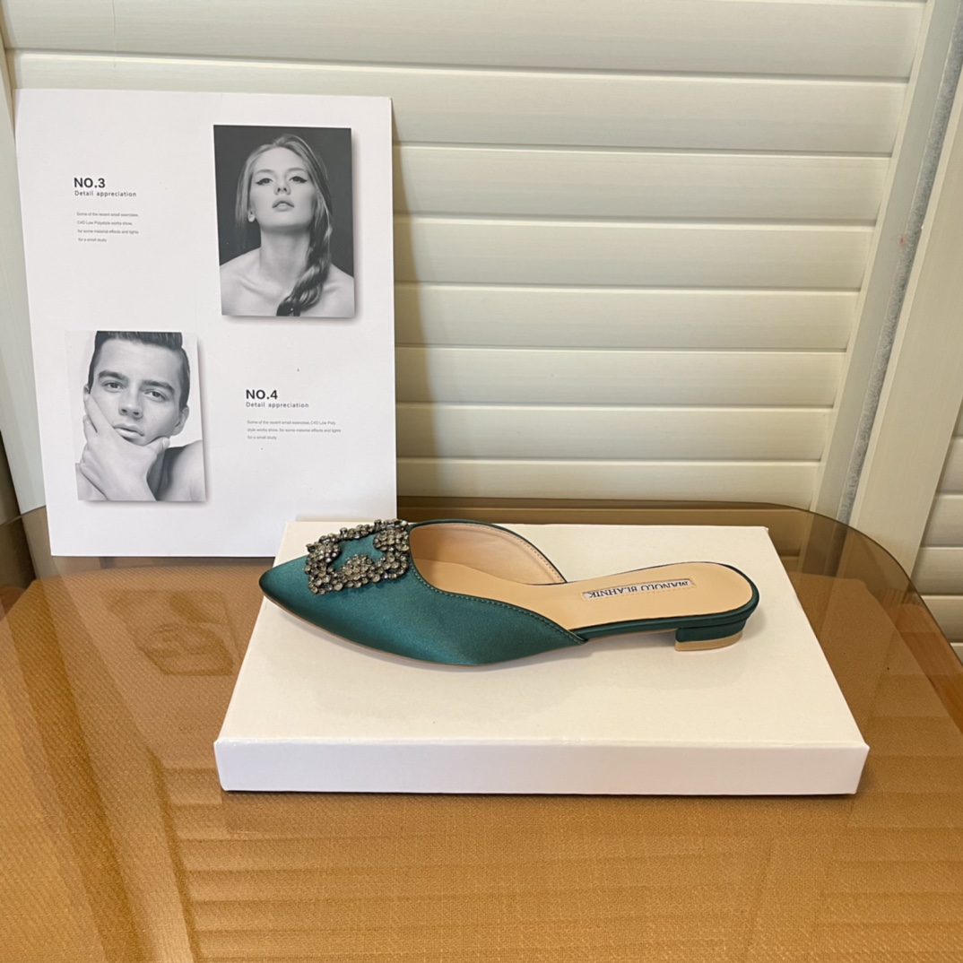 Manolo Blahnik pointed toe flat slippers-Luxeon