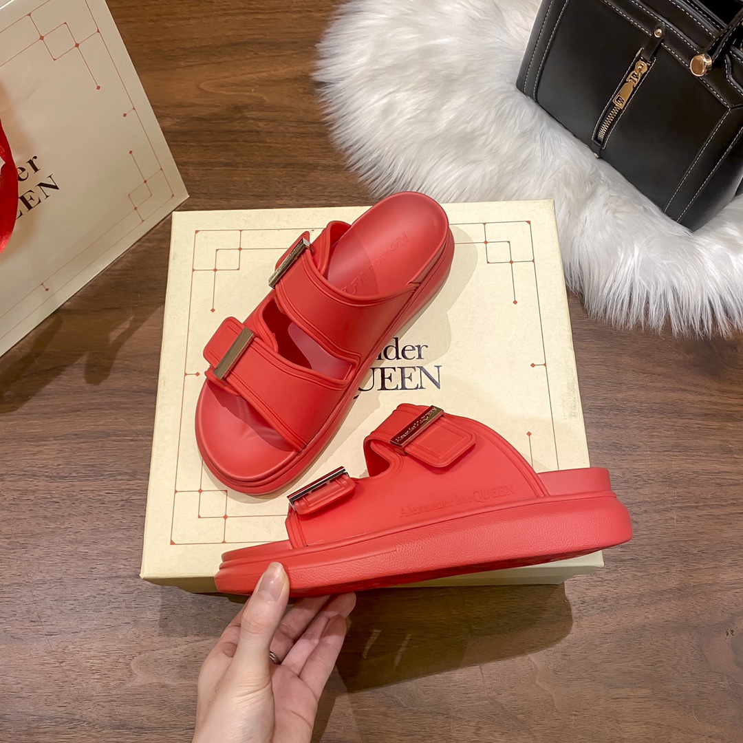 Mcqueen women thick sole sandals-Luxeon