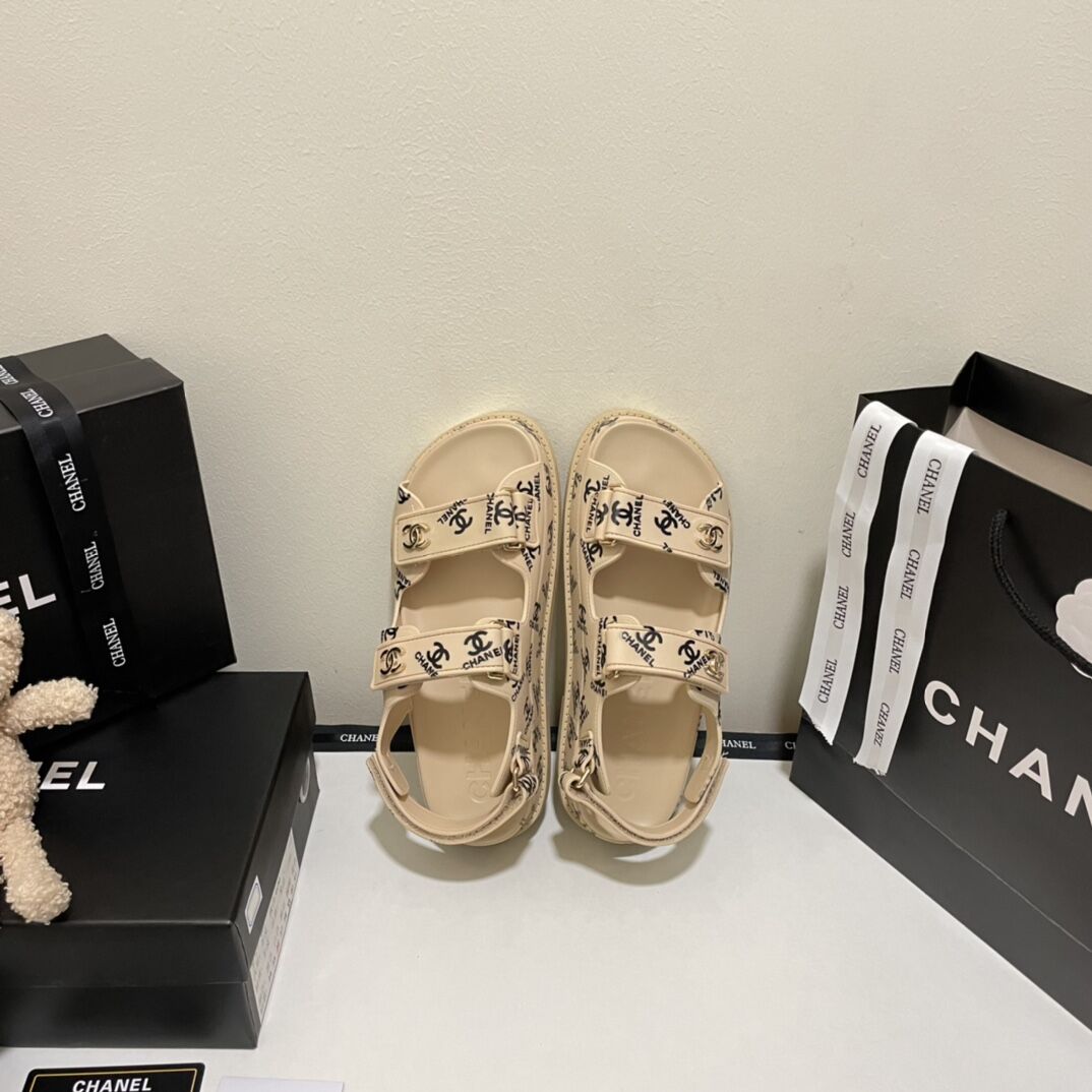 C style Buckle Sandals-Luxeon