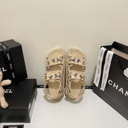 C style Buckle Sandals-Luxeon