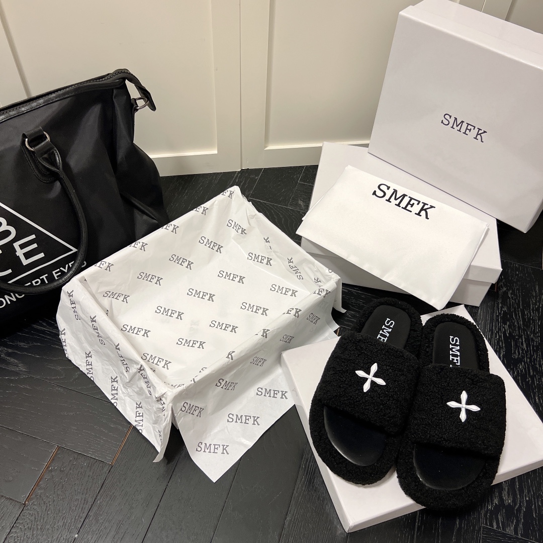 SMFK new wool fuzz slippers-Luxeon