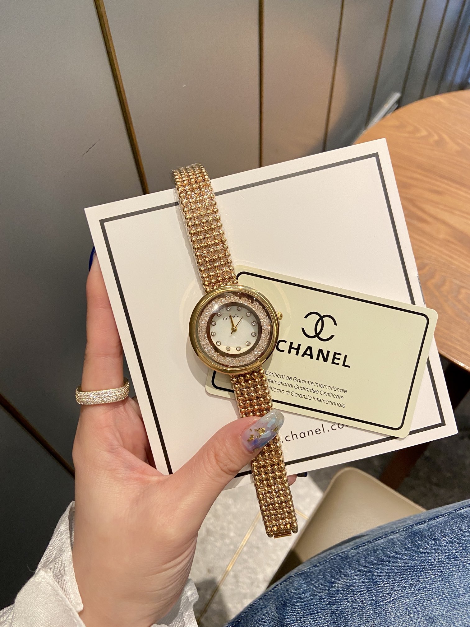 C style Women Wristwatch Quartz Movement Elegant Fashion-Luxeon