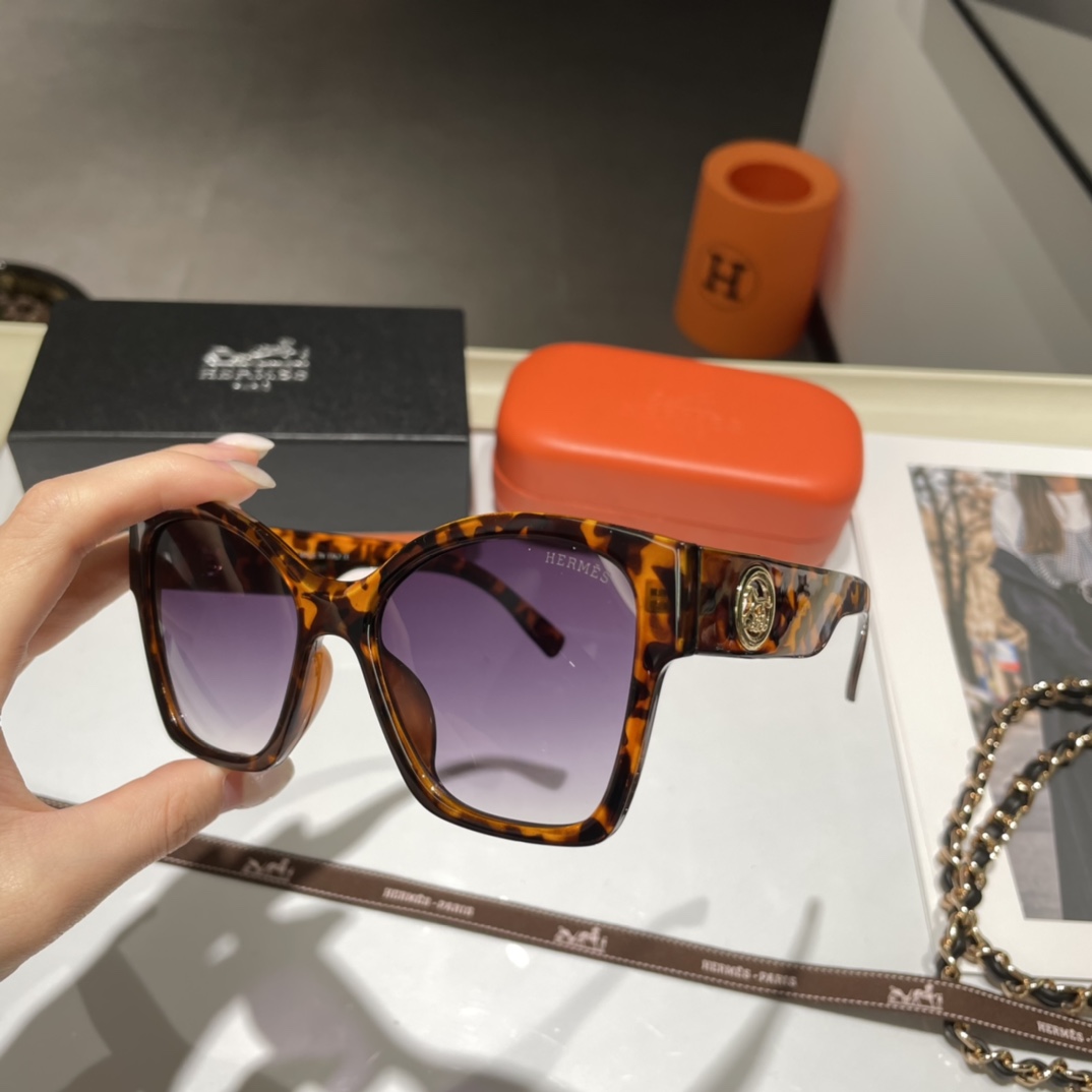 H style Fashion Casual Sunglasses-Luxeon