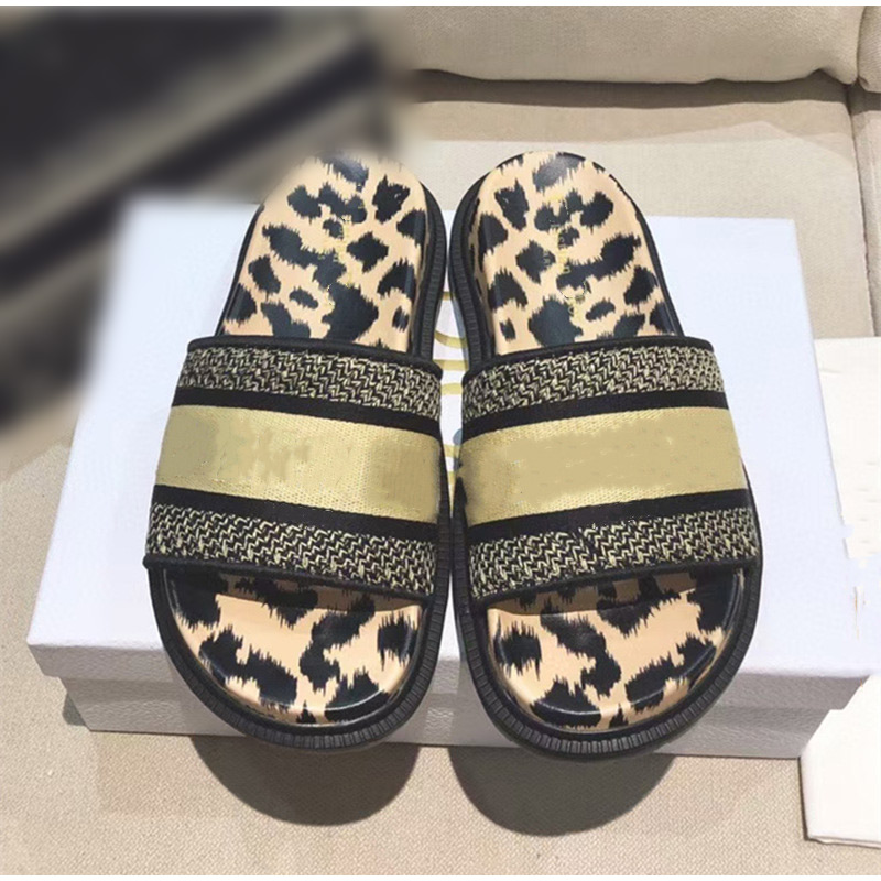 D style Women's Flat Open Toe Slippers-Luxeon