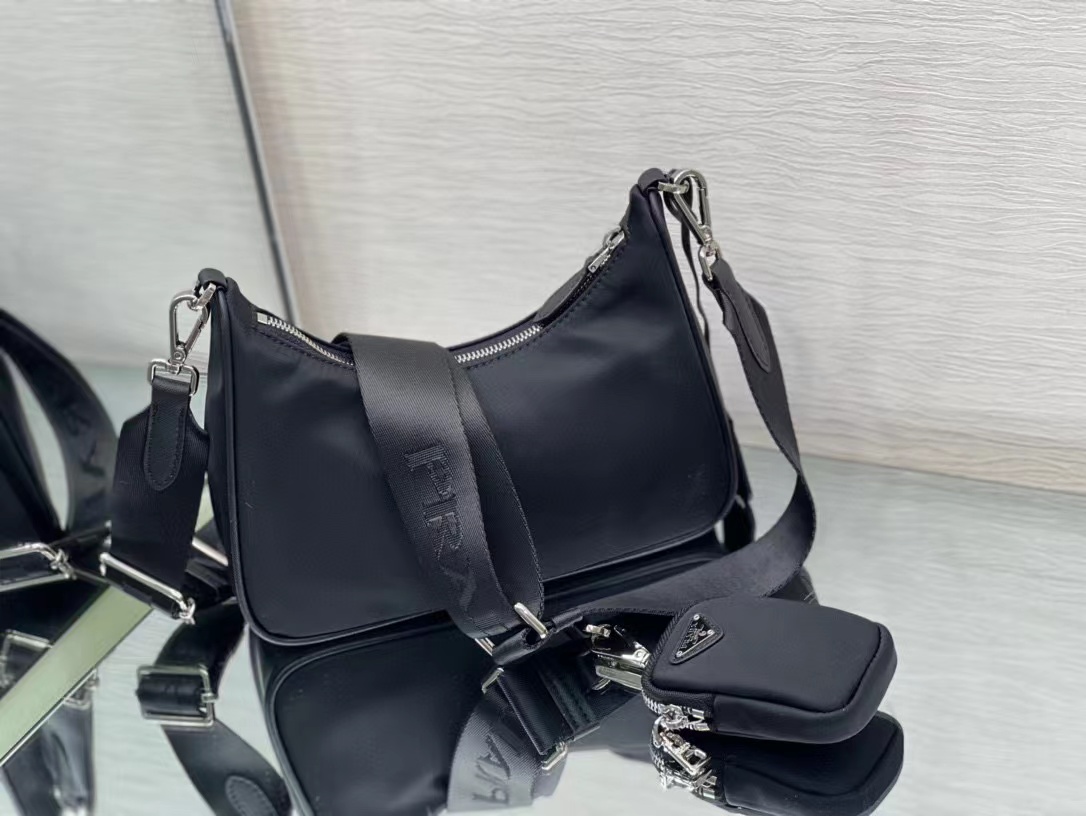 PRA Nylon shoulder bag-Luxeon