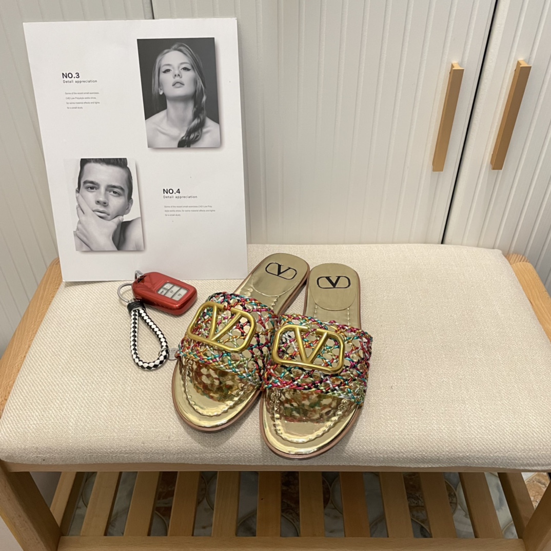 VALENTINO new hollow out slippers-Luxeon