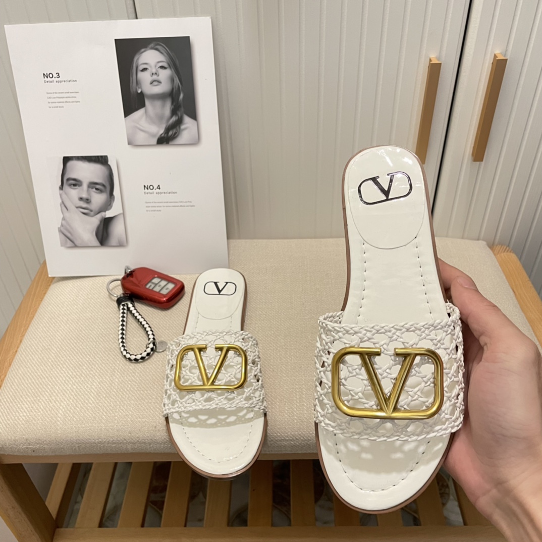 VALENTINO new hollow out slippers-Luxeon