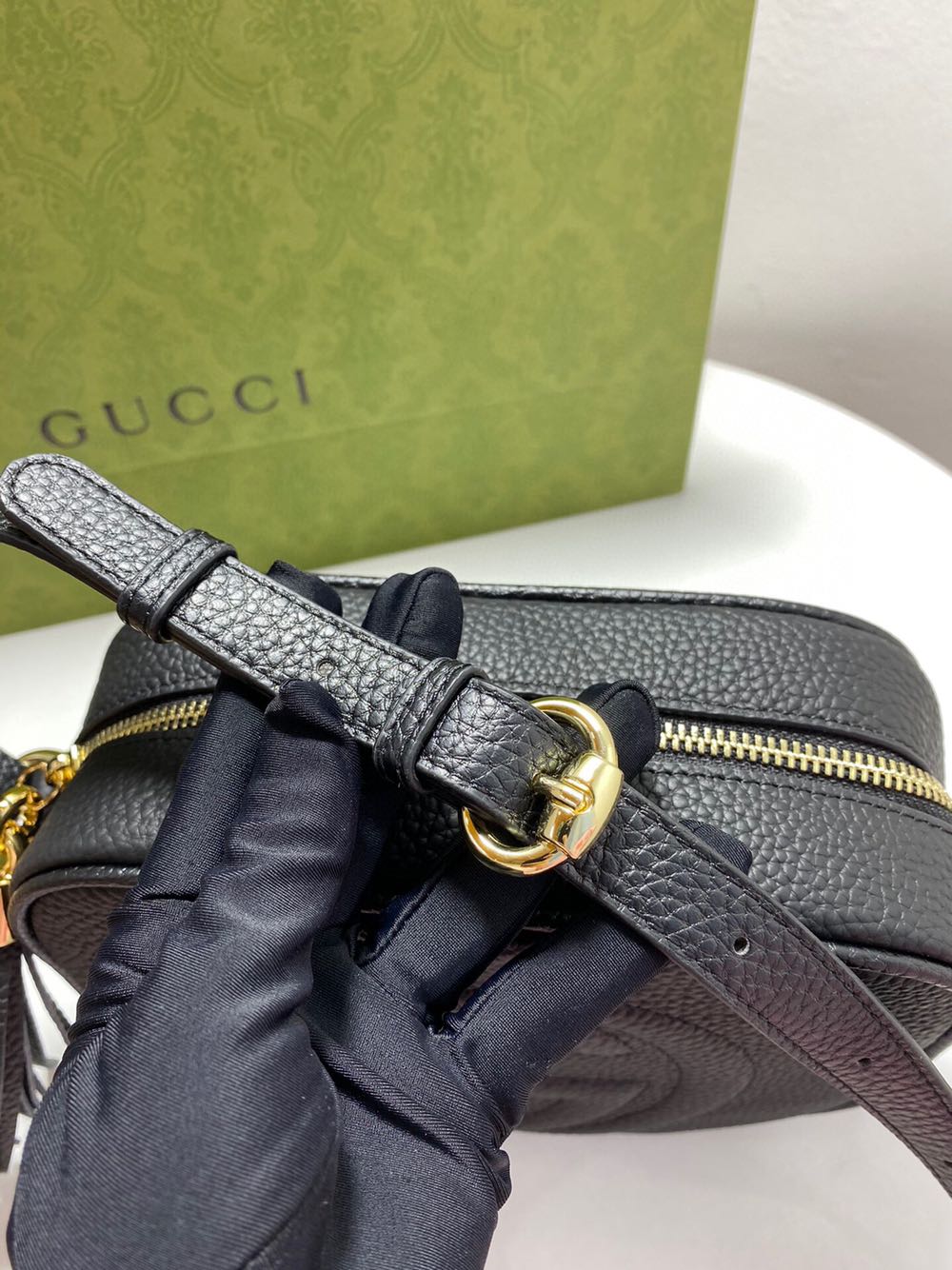 G style lychee pattern Cross-body bag-Luxeon