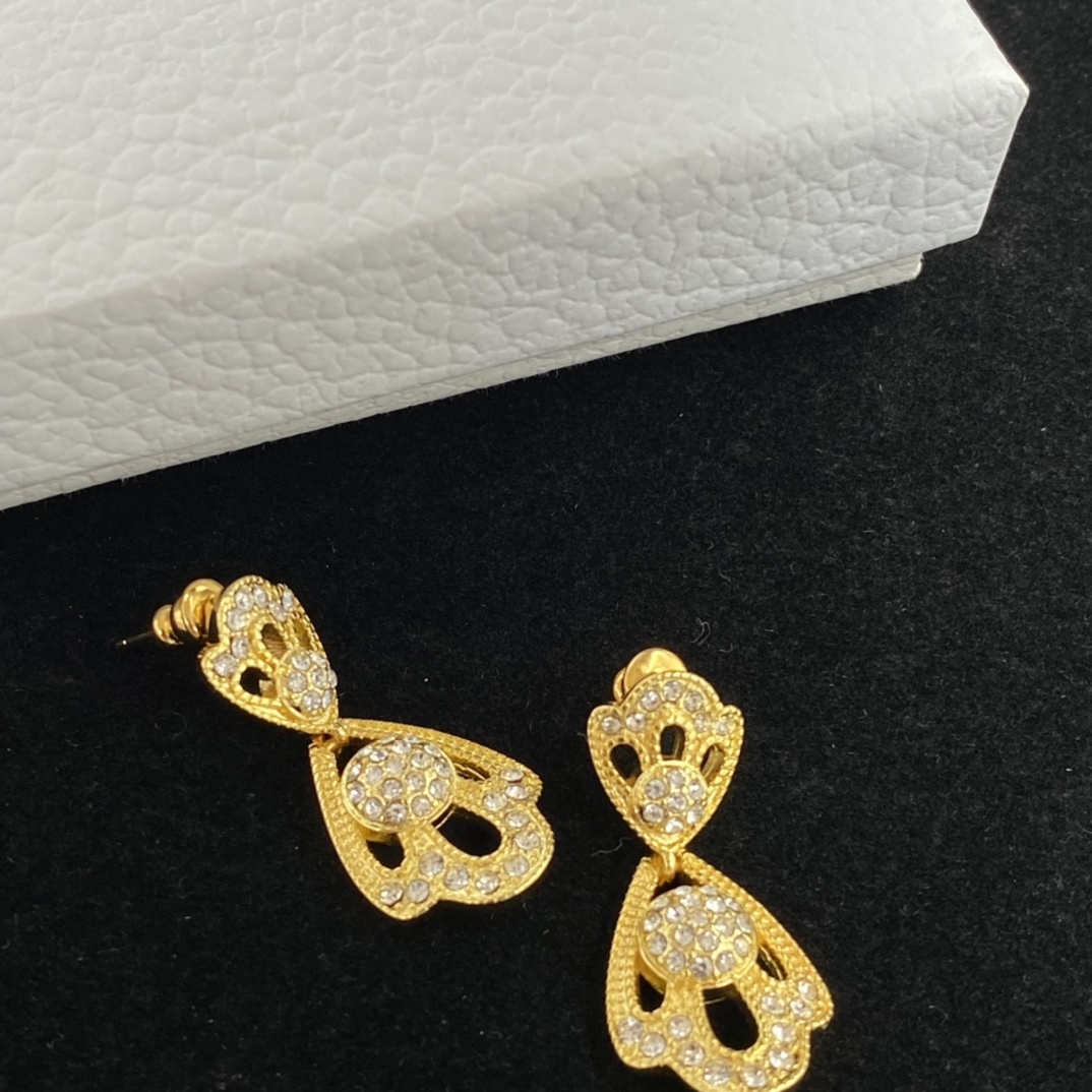 D style Classic Crown Earrings-Luxeon