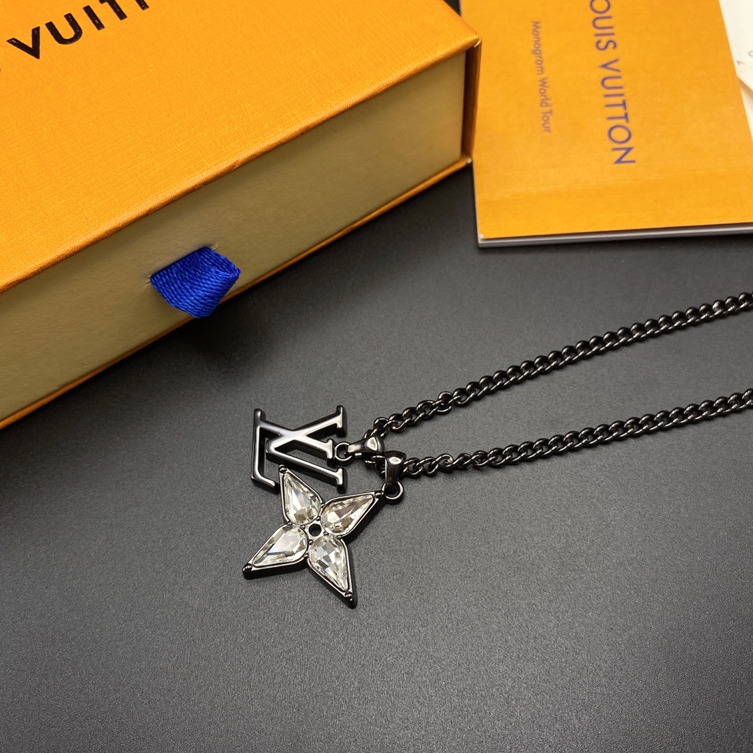 L style New ACC Black Gold Necklace-Luxeon