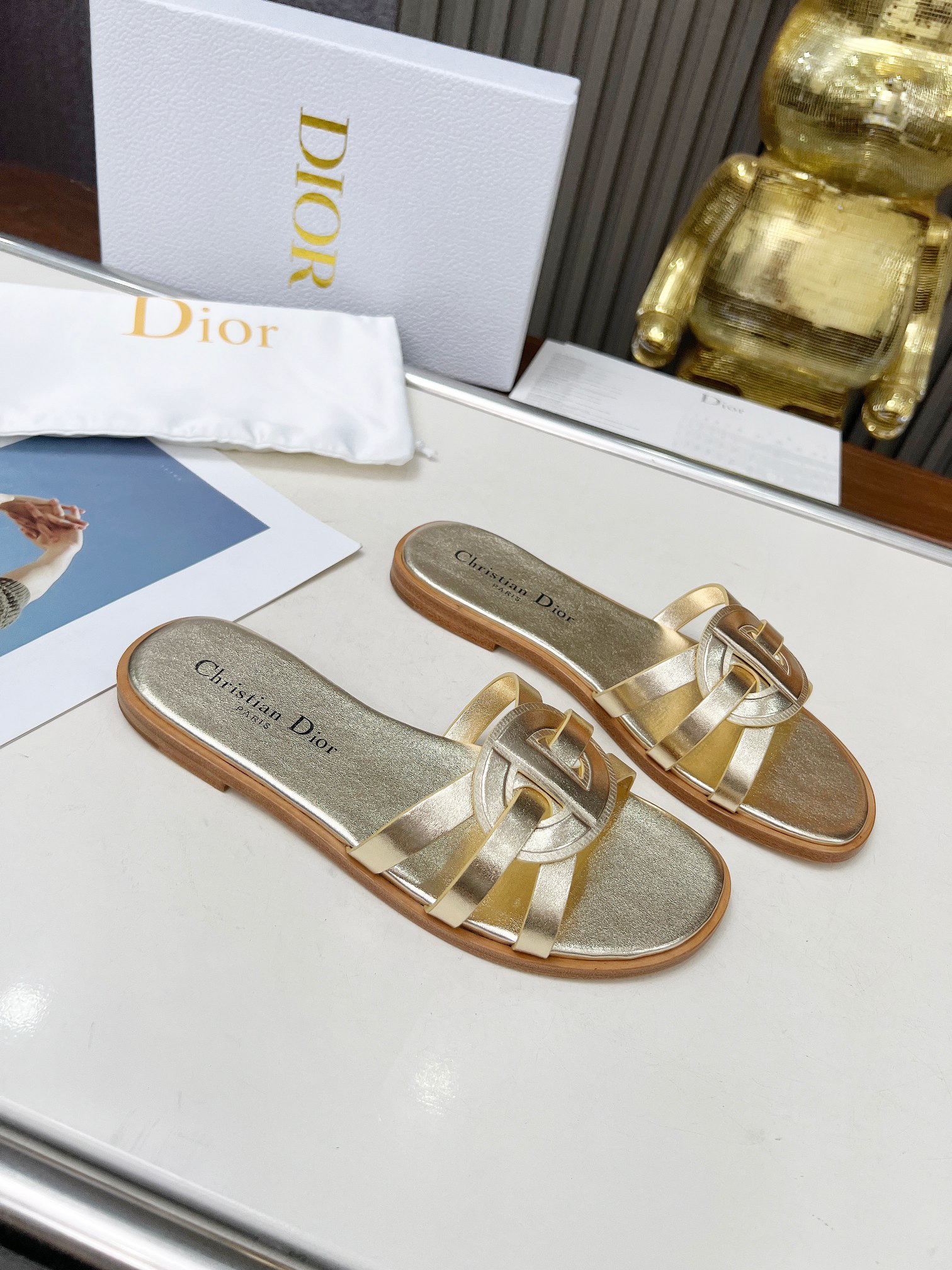 Women hollow slippers 35-42