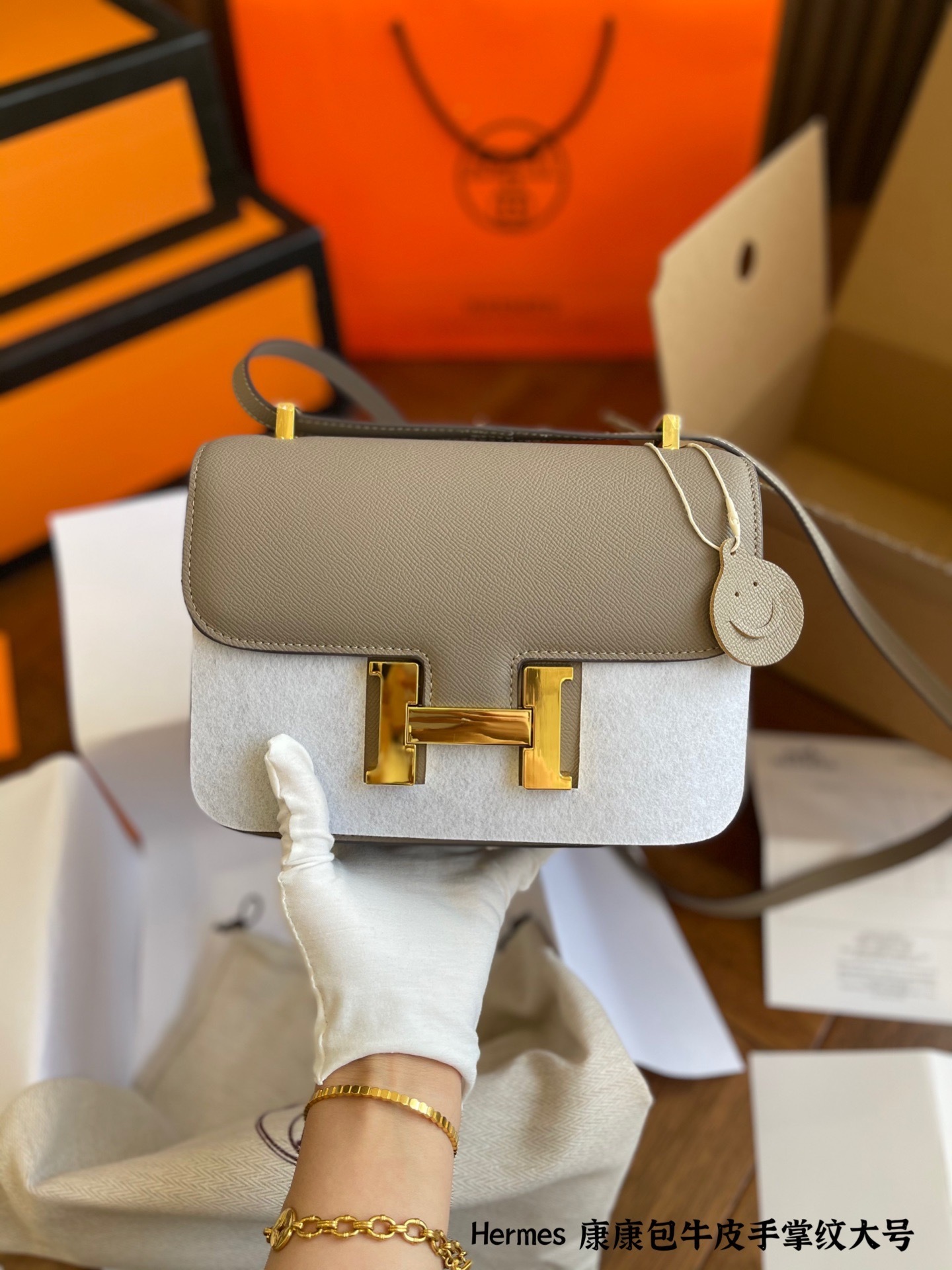 H style Handbags Square Shoulder Bags-Luxeon