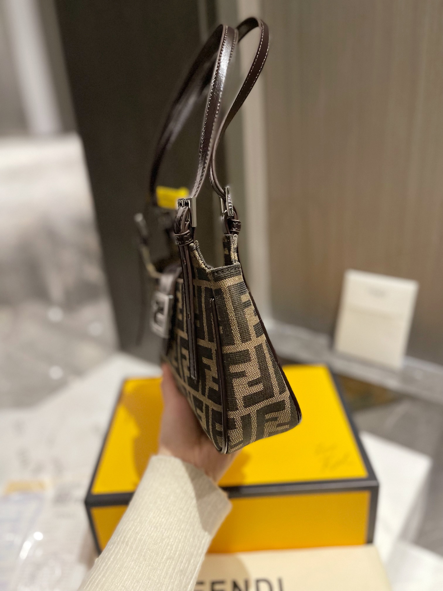 F style Underarm Shoulder Bag Classic-Luxeon