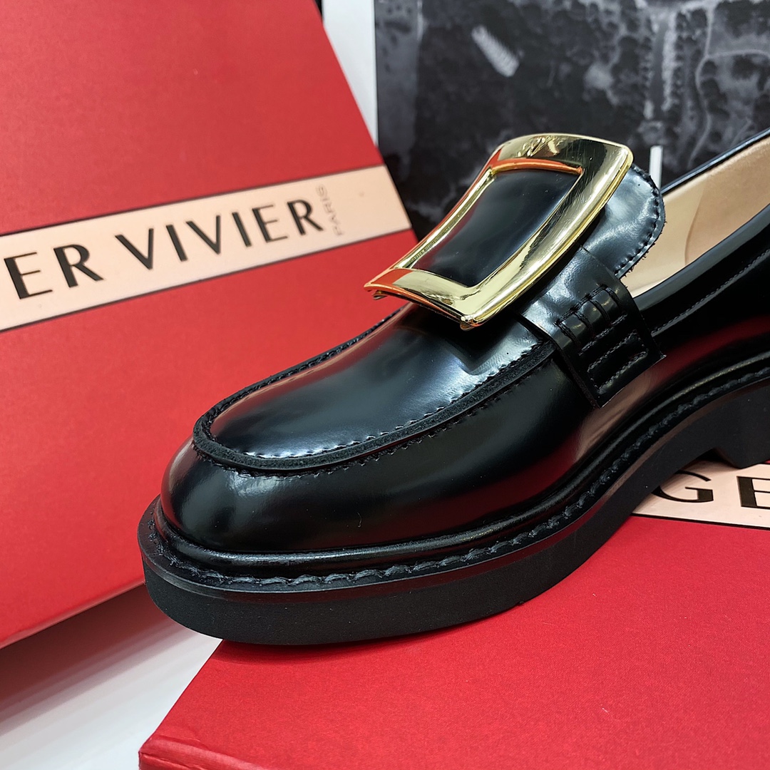 Roger Vivier buckle Mary Jane shoes-Luxeon