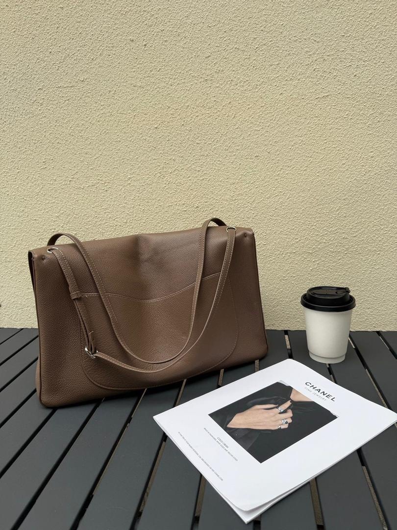 handbag 32*10*19.5cm