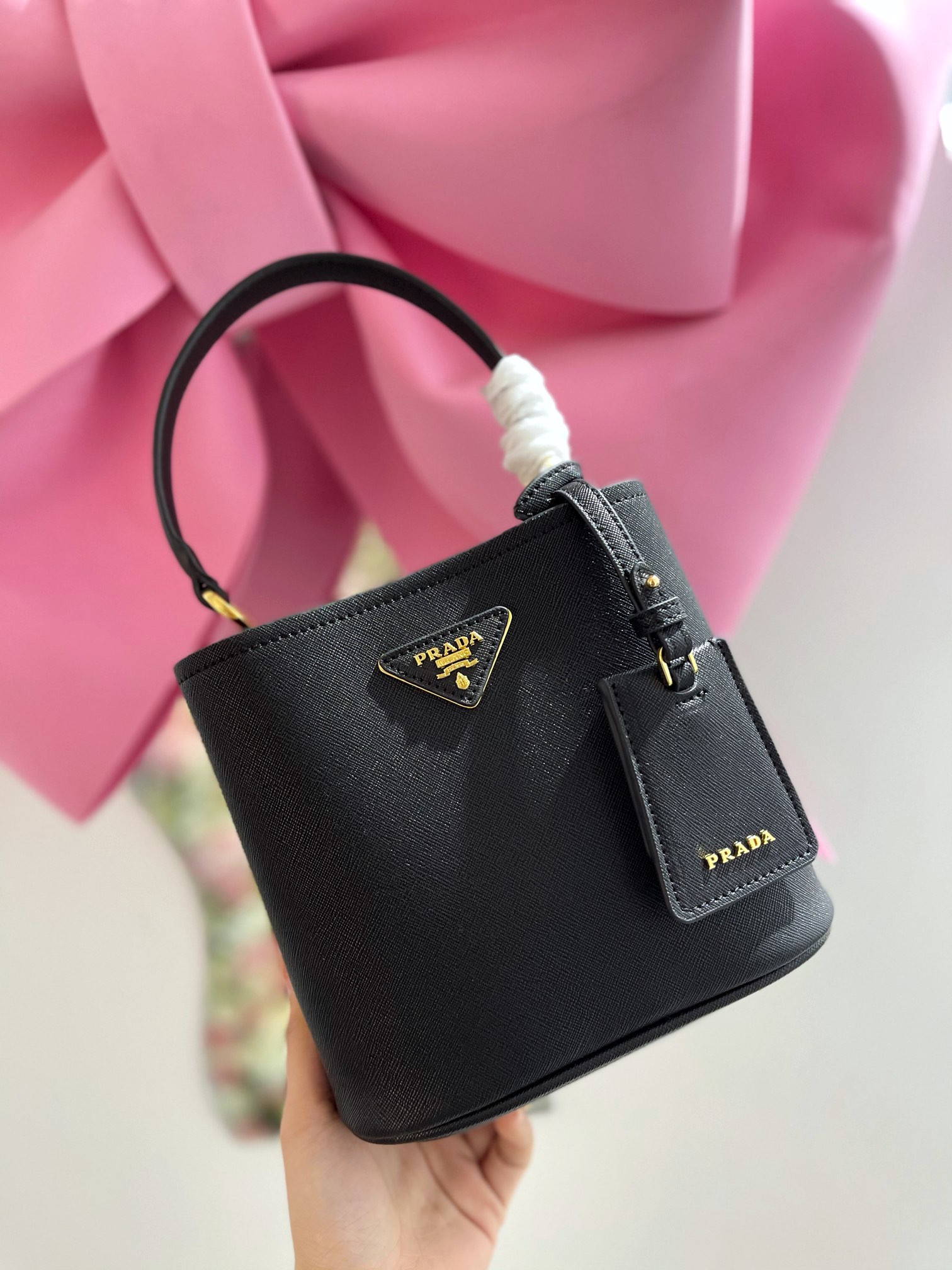 P style Bucket Tote Bags-Luxeon