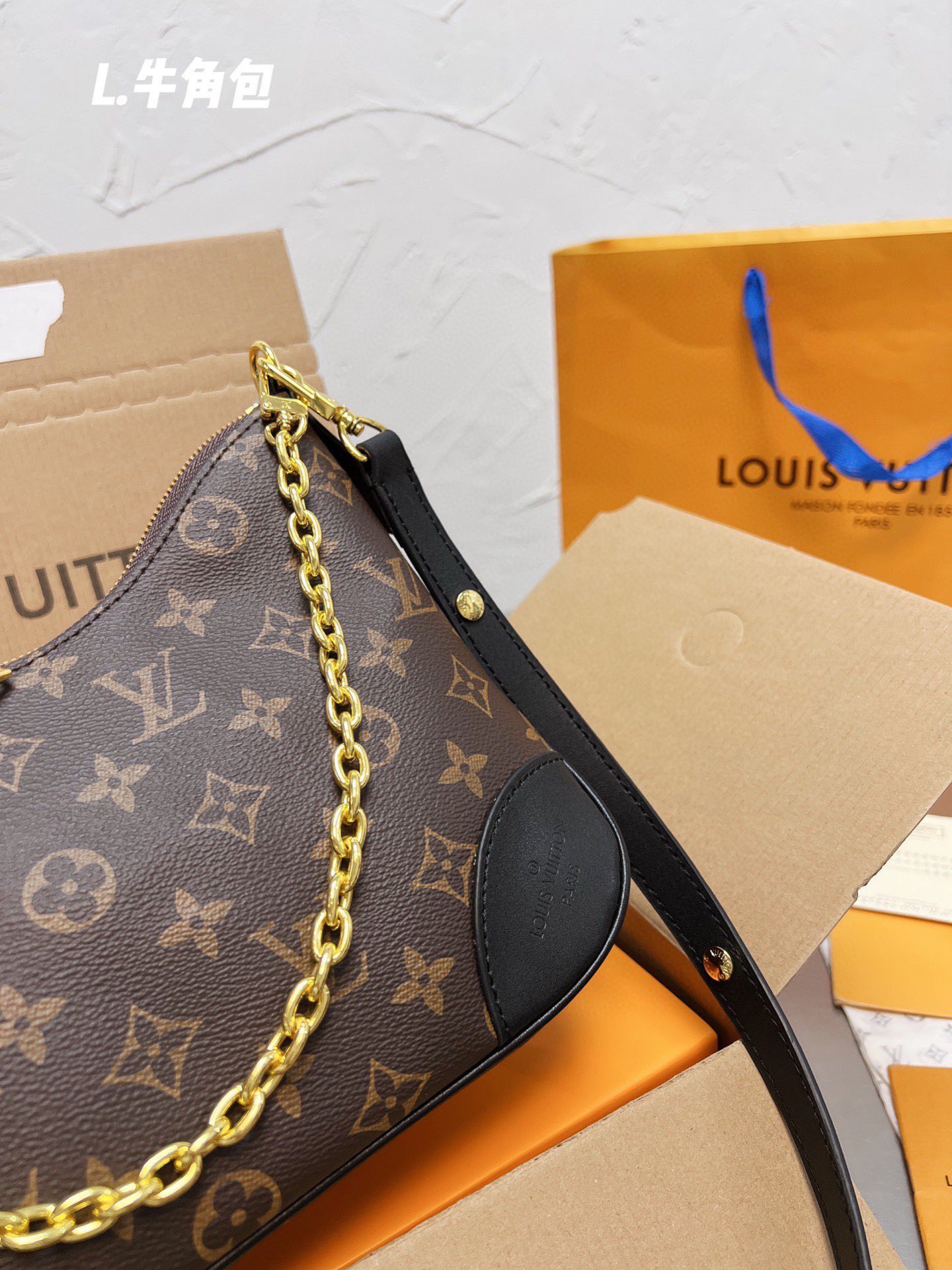 L style bag Handbags Vintage-Luxeon