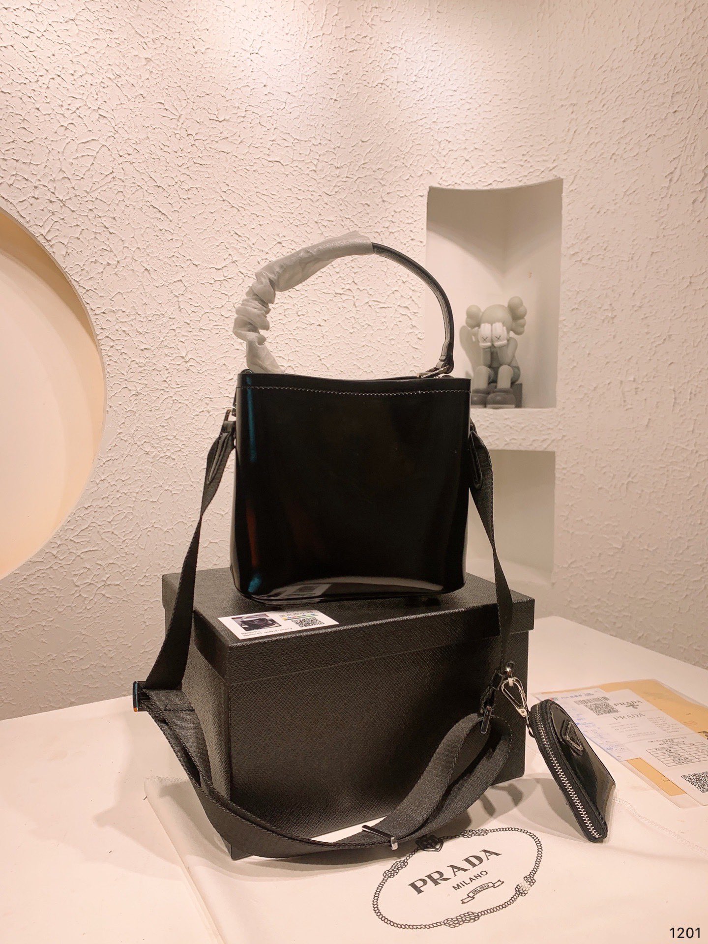 P style Bucket bags Two In One Patent Leather-Luxeon