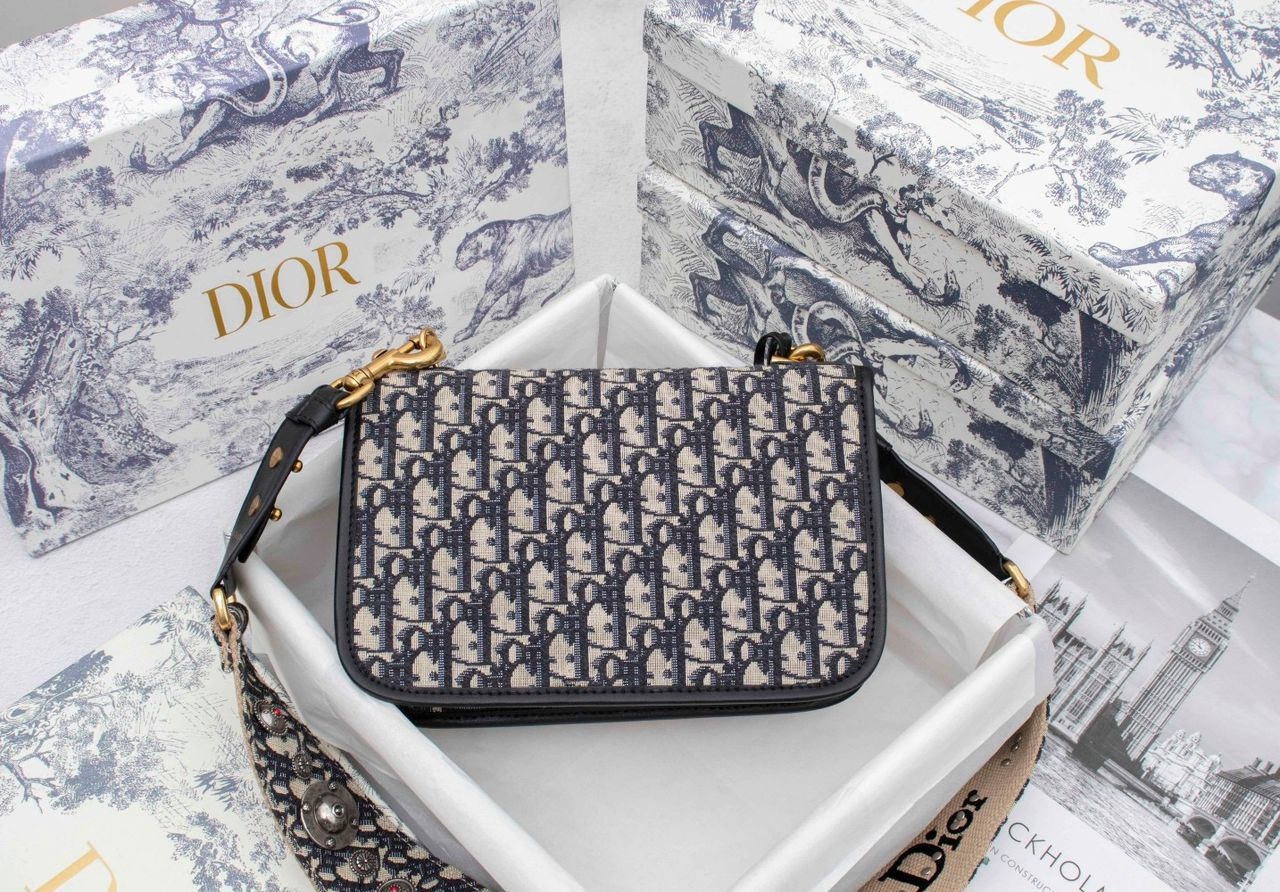 shoulder handbag 24*16*8cm