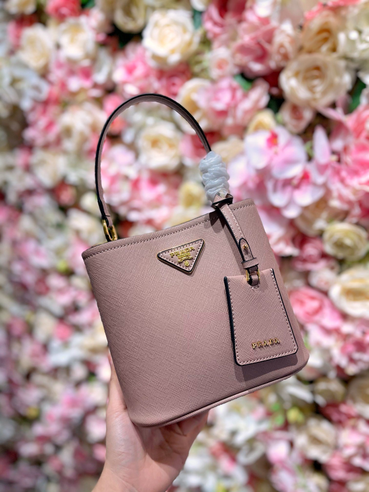 P style Bucket Tote Bags-Luxeon