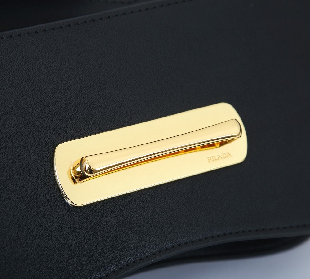 P style shoulder bag-Luxeon