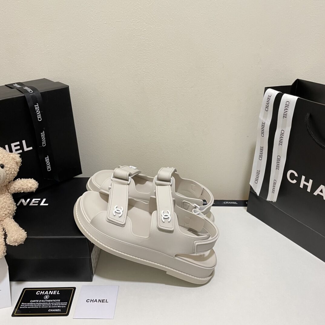 C style Buckle Sandals-Luxeon