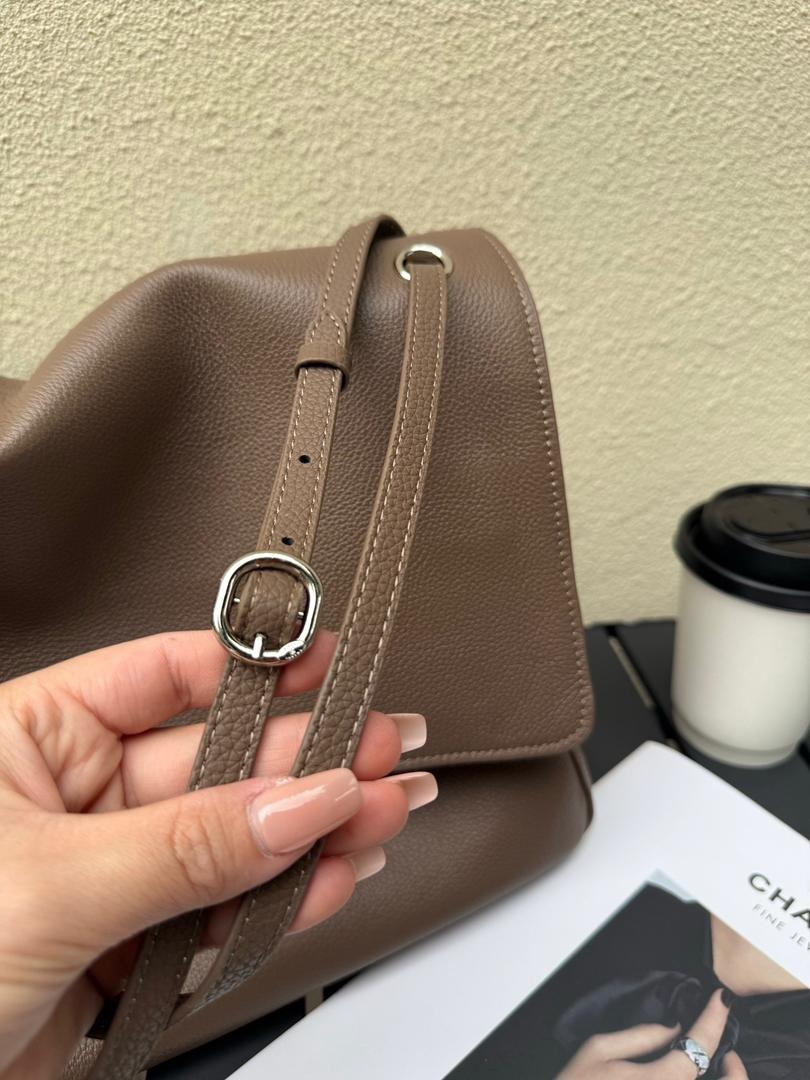 handbag 32*10*19.5cm