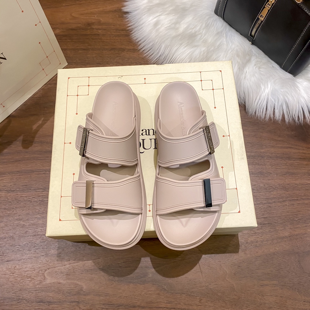 Mcqueen women thick sole sandals-Luxeon