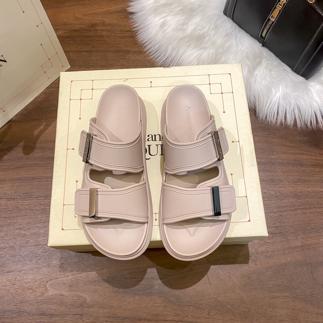 Mcqueen women thick sole sandals-Luxeon