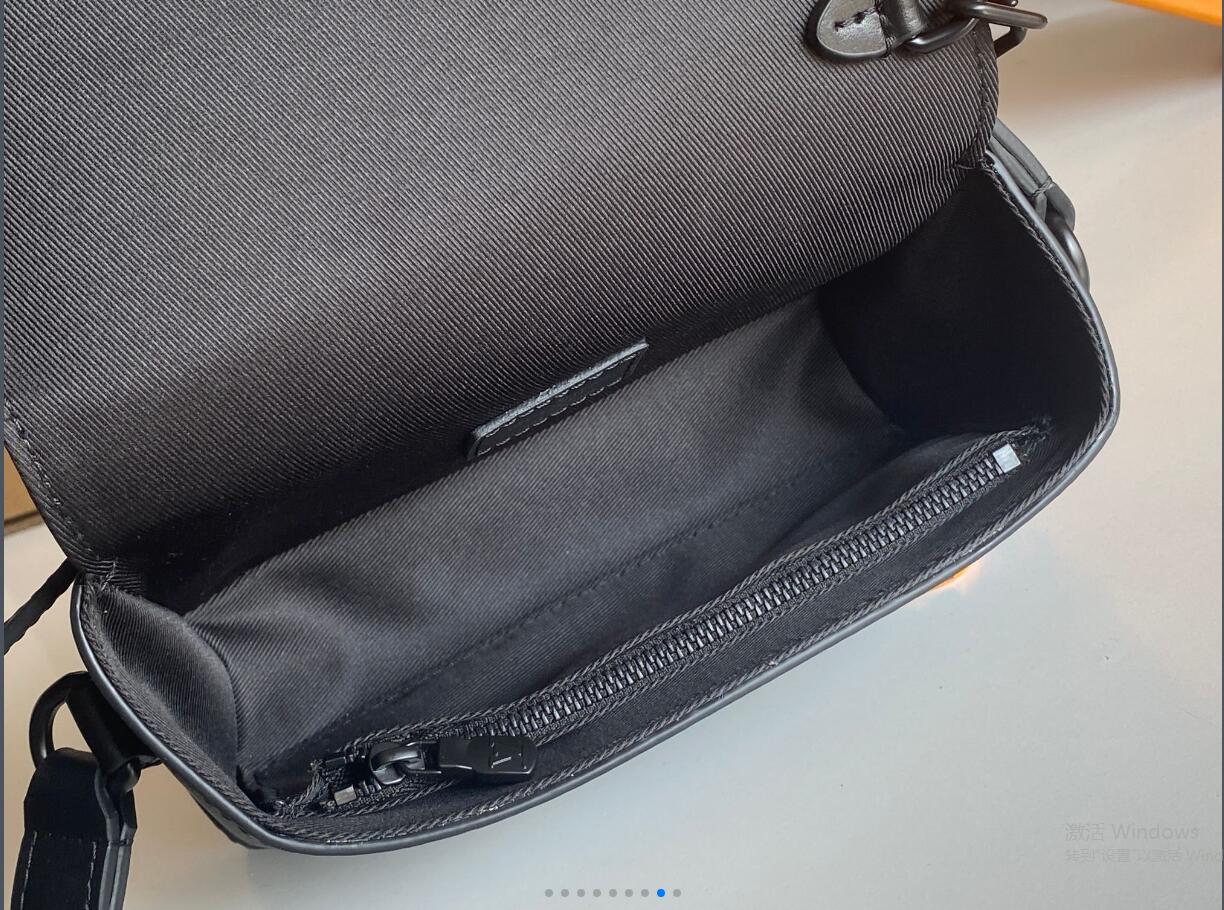 L style  Steamer New Classics Handbag-Luxeon