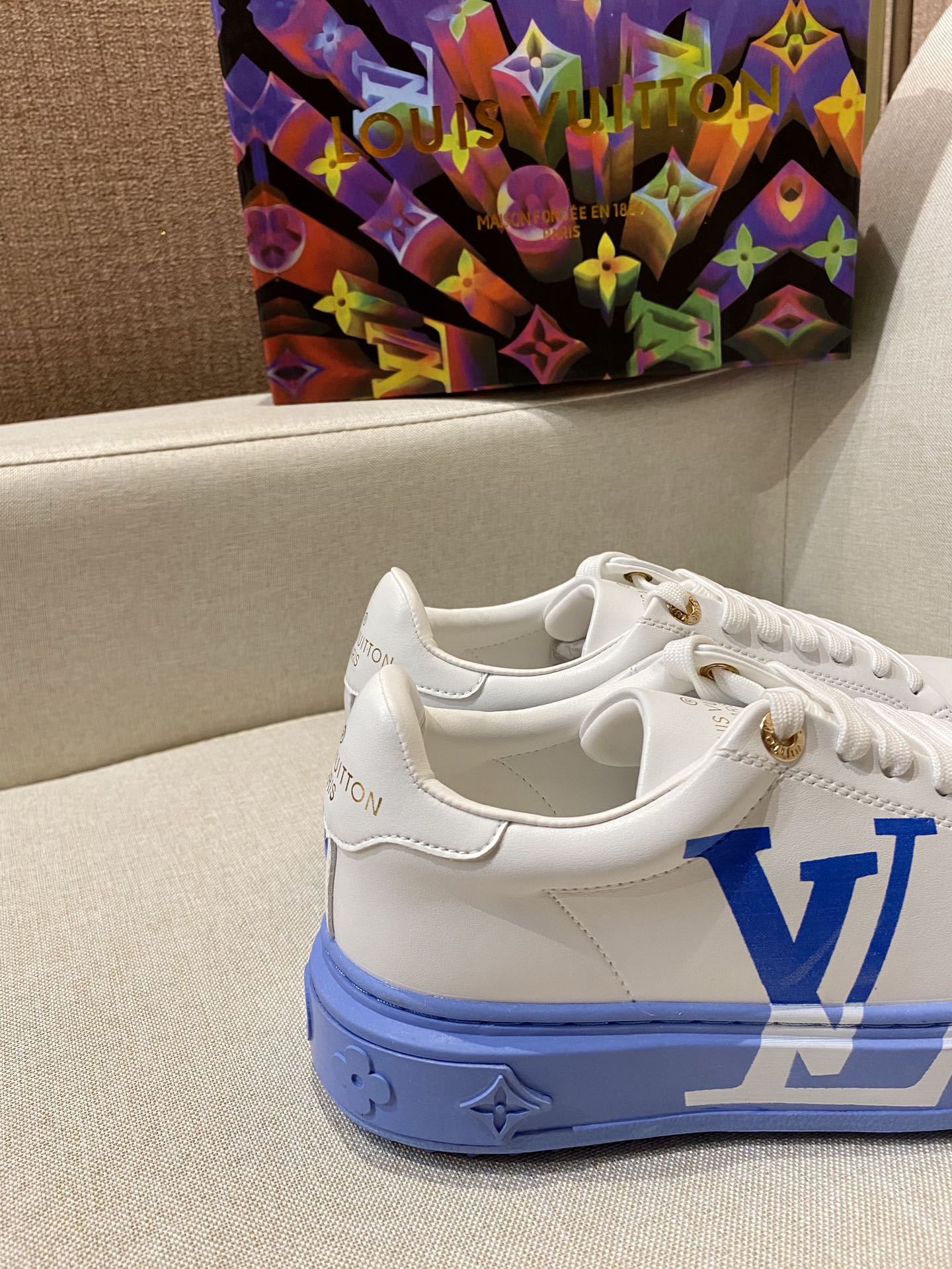 L style Women Lace Up Leather Flat Sneakers-Luxeon