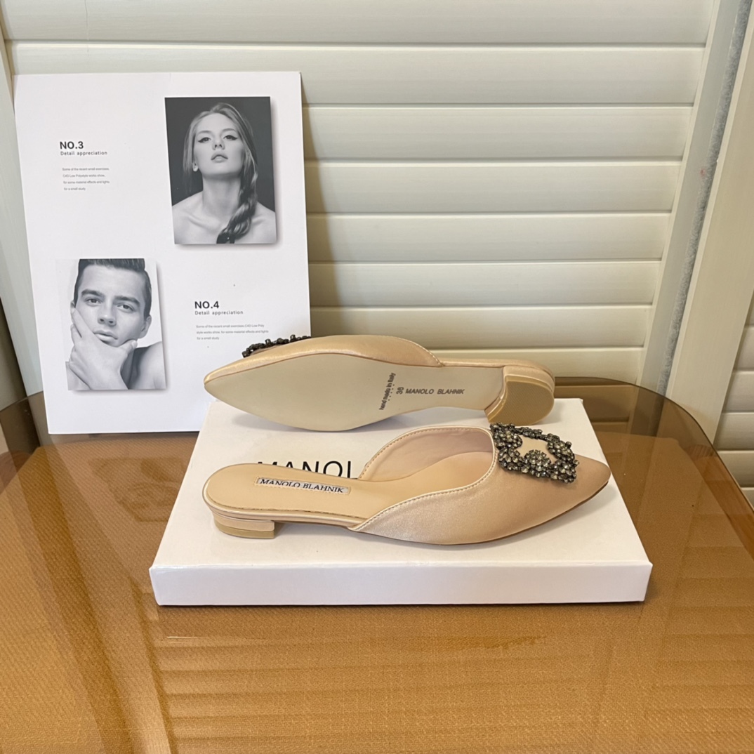 Manolo Blahnik pointed toe flat slippers-Luxeon