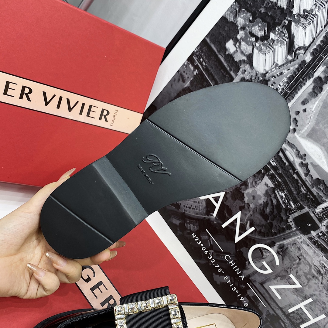 Roger Vivier buckle Mary Jane shoes-Luxeon