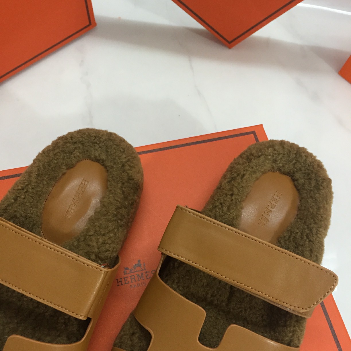 H style new winter wool slippers-Luxeon