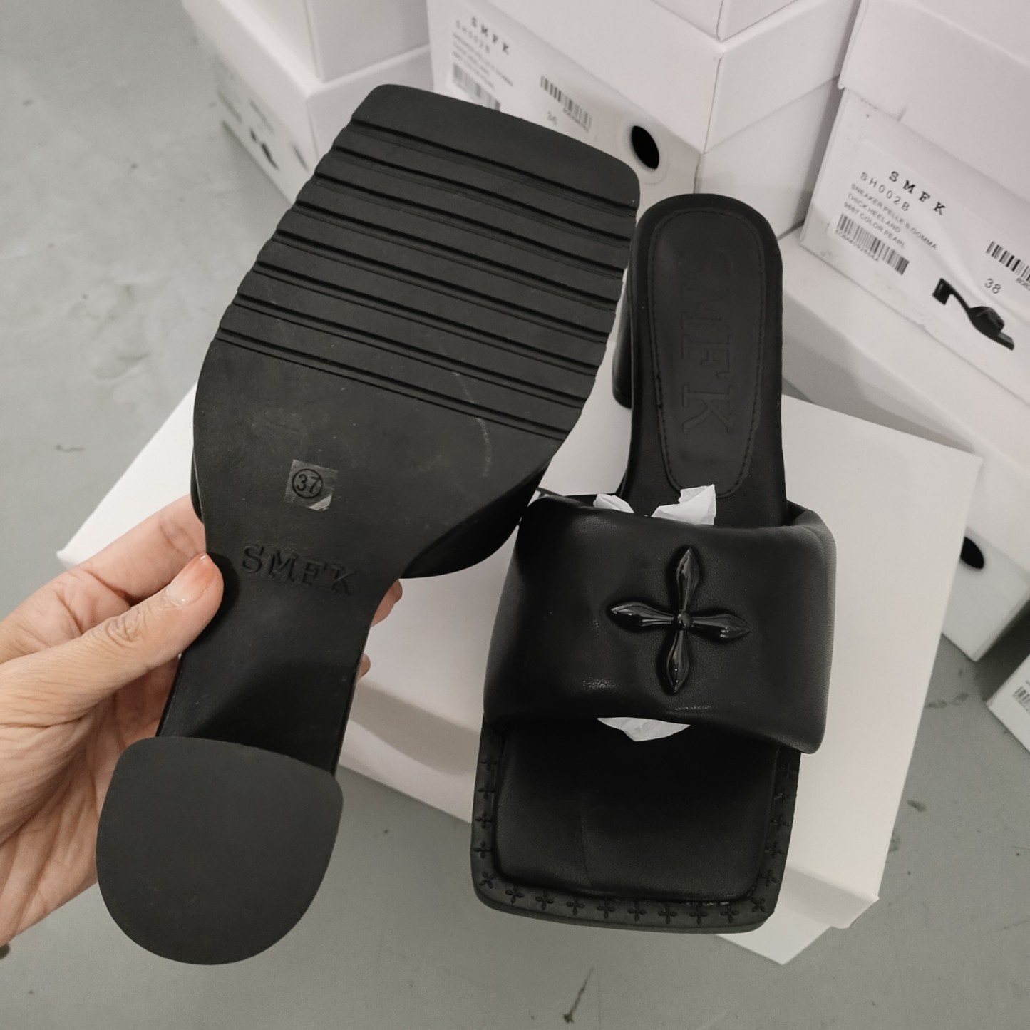 Smfk solid black slippers top quality-Luxeon