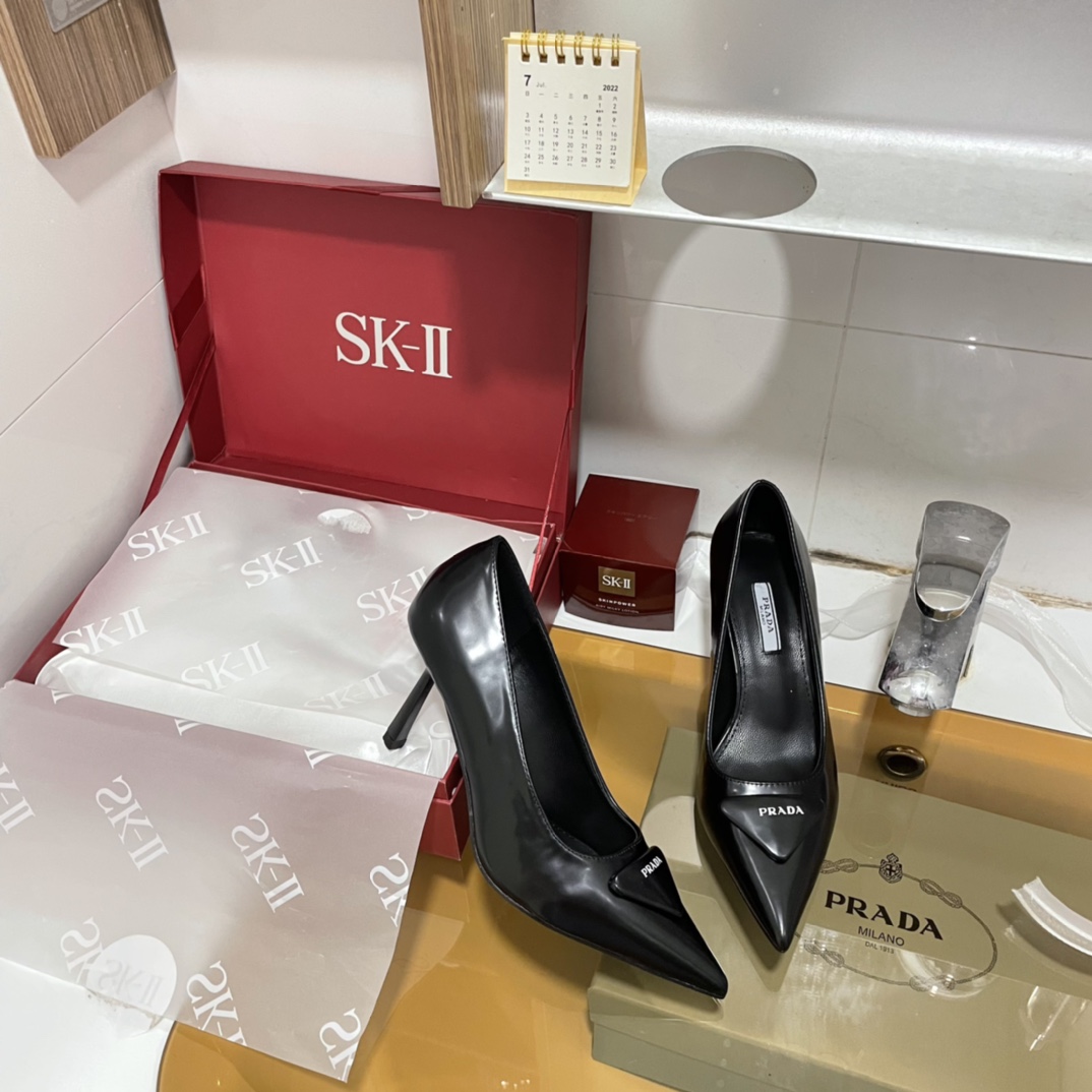 P style classic patent leather sandals high heels-Luxeon
