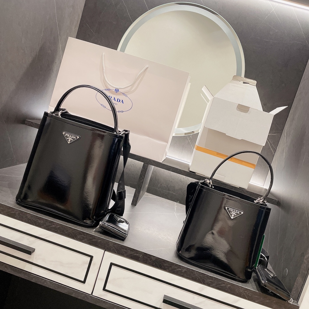 P style Bucket bags Two In One Patent Leather-Luxeon