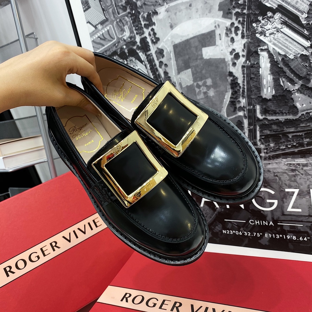 Roger Vivier buckle Mary Jane shoes-Luxeon